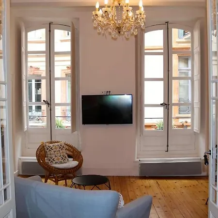 Beautiful T3 In Historical Centre Apartment *
