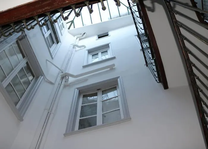 Beautiful T3 In Historical Centre Apartment *