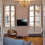 Beautiful T3 In Historical Centre Apartment *